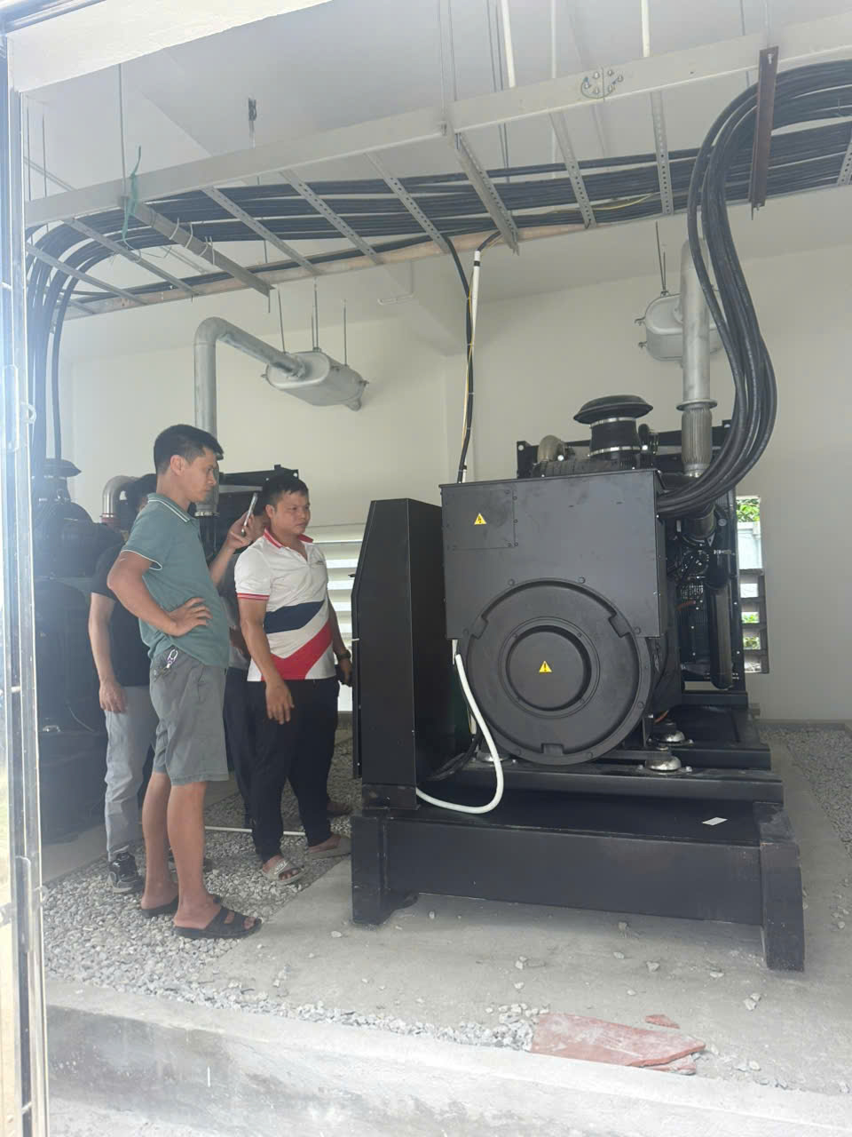 lắp đặt 2 máy Cummins 500Kva