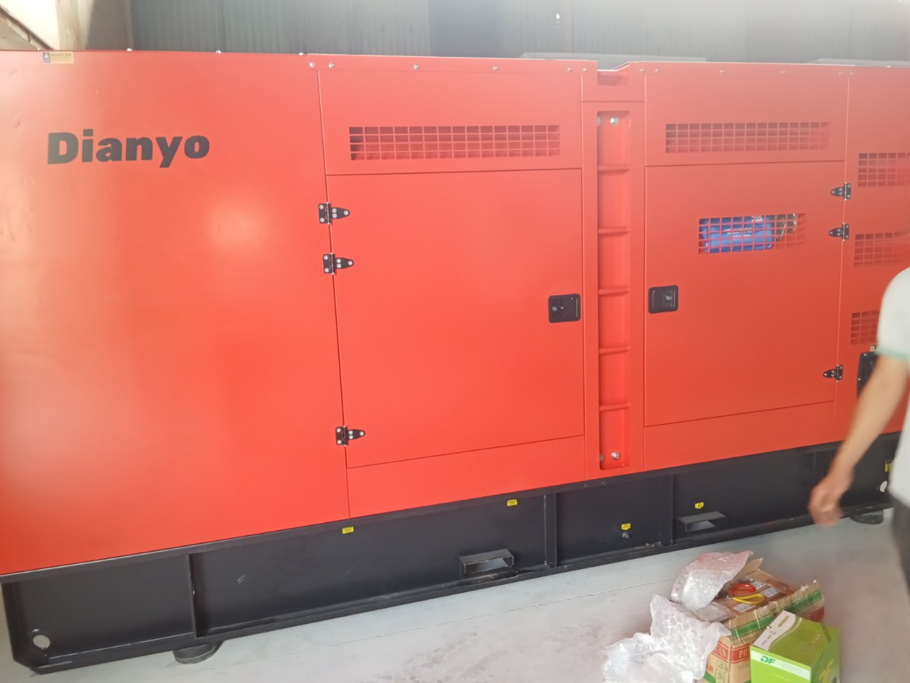 Máy phát điện Cummins Trung Quốc 300Kva