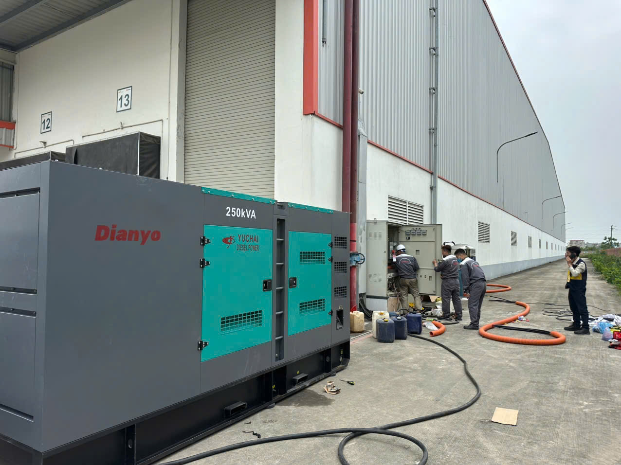 Máy phát điện Yuchai 250Kva