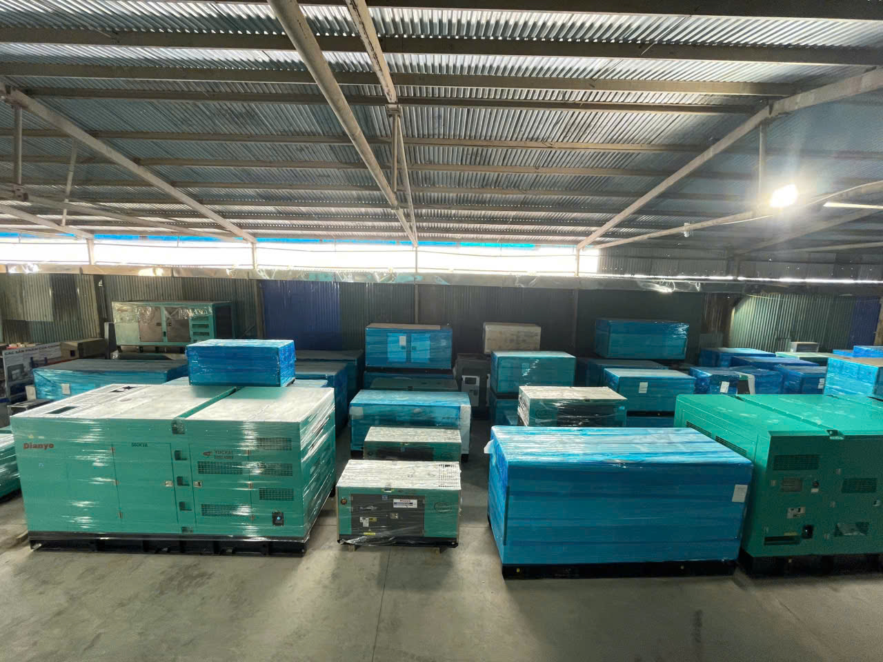 Kho máy phát điện công nghiệp